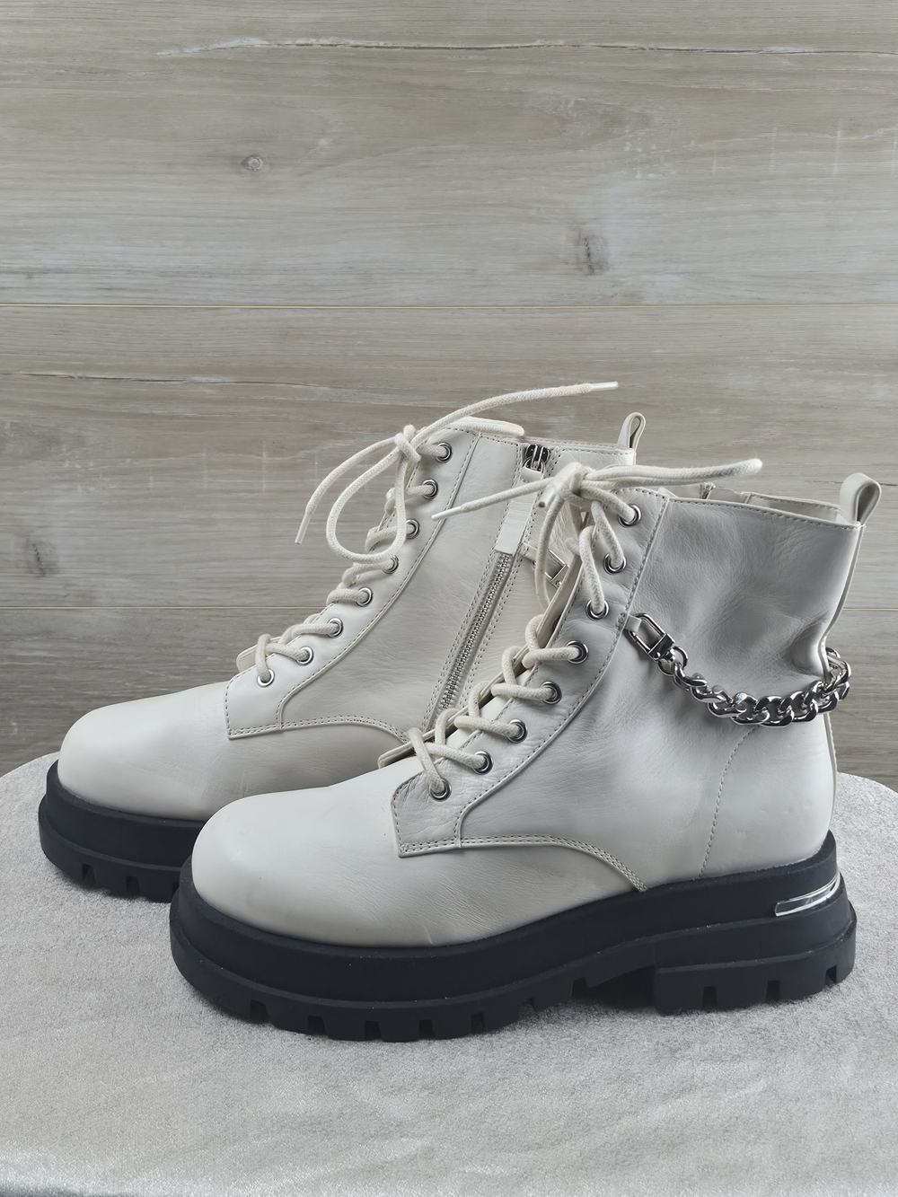ALDO White Leather Platform Lace Up Combat Boots Side Zip Chain Accent Women's S